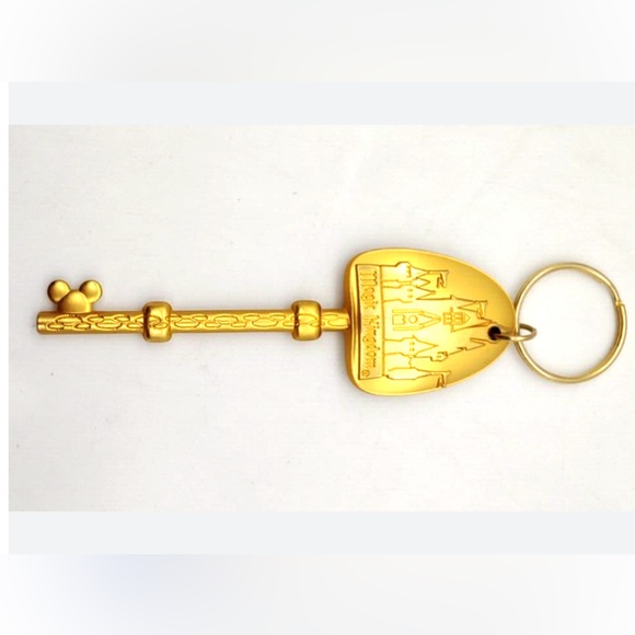 ✨WALT DISNEY WORLD 🌟 🔑 Magic Kingdom GOLD KEY 🔑 - Picture 8 of 9